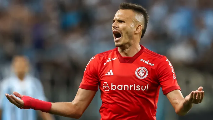 Foto: Pedro H. Tesch/AGIF - Renê: lateral falhou no duelo com o River Plate