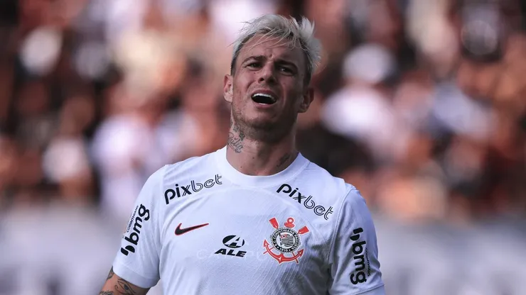 Foto: Ettore Chiereguini/AGIF - Roger Guedes foi vendido e presidente ironizou o São Paulo.
