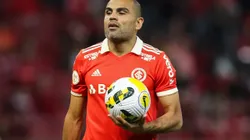 Pedro H. Tesch/AGIF - Zagueiro falhou em ambos os gols