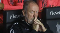 Mano Menezes está disponível no mercado brasileiro desde que saiu do Internacional