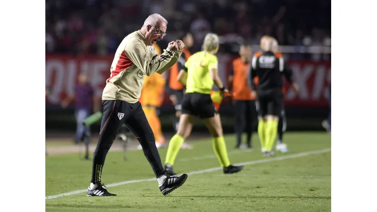 SP - SAO PAULO - 30/09/2023 - BRASILEIRO A 2023, SAO PAULO X CORINTHIANS - Dorival Jr, tecnico do Sao Paulo durante partida contra o Corinthians no estadio Morumbi pelo campeonato Brasileiro A 2023. Foto: Alan Morici/AGIF