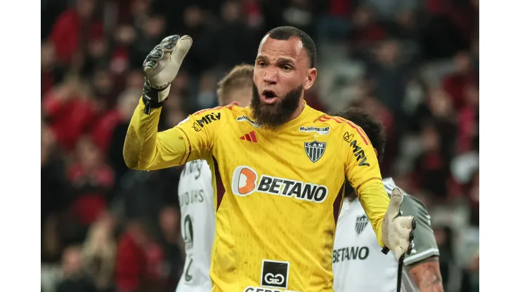 Robson Mafra/AGIF - Goleiro fez milagre e salvou o Galo