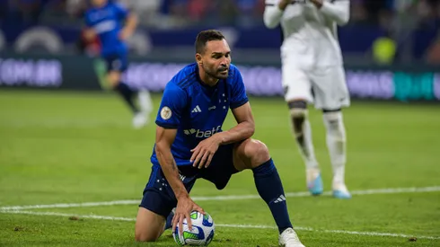 MG – BELO HORIZONTE – 06/08/2023 – BRASILEIRO A 2023, CRUZEIRO X BOTAFOGO – Gilberto jogador do Cruzeiro lamenta chance perdida durante partida contra o Botafogo no estadio Mineirao pelo campeonato Brasileiro A 2023. Foto: Alessandra Torres/AGIF