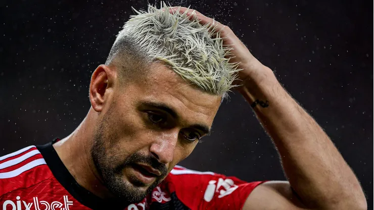 RJ - RIO DE JANEIRO - 26/08/2023 - BRASILEIRO A 2023, FLAMENGO X INTERNACIONAL - De Arrascaeta jogador do Flamengo durante partida contra o Internacional no estadio Maracana pelo campeonato Brasileiro A 2023. Foto: Thiago Ribeiro/AGIF