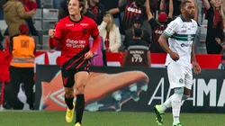 Foto: Gabriel Machado/AGIF - Cannobio comemoral gol diante ao Coritiba