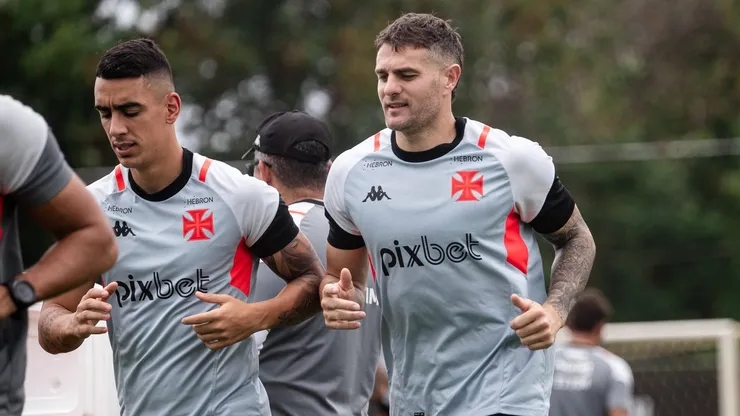 Vegetti e Puma em treino do Vasco (Foto: Leandro Amorim/CRVG)