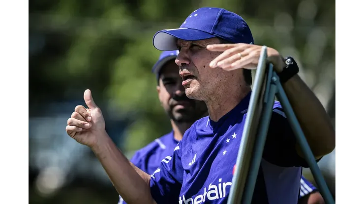 Foto: Gustavo Aleixo/Cruzeiro - Zé Ricardo em treino do Cruzeiro