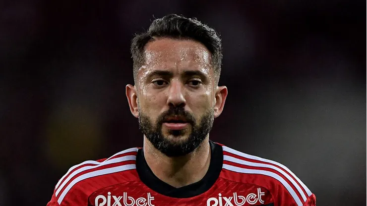 RJ - RIO DE JANEIRO - 26/08/2023 - BRASILEIRO A 2023, FLAMENGO X INTERNACIONAL - Everton Ribeiro jogador do Flamengo durante partida contra o Internacional no estadio Maracana pelo campeonato Brasileiro A 2023. Foto: Thiago Ribeiro/AGIF