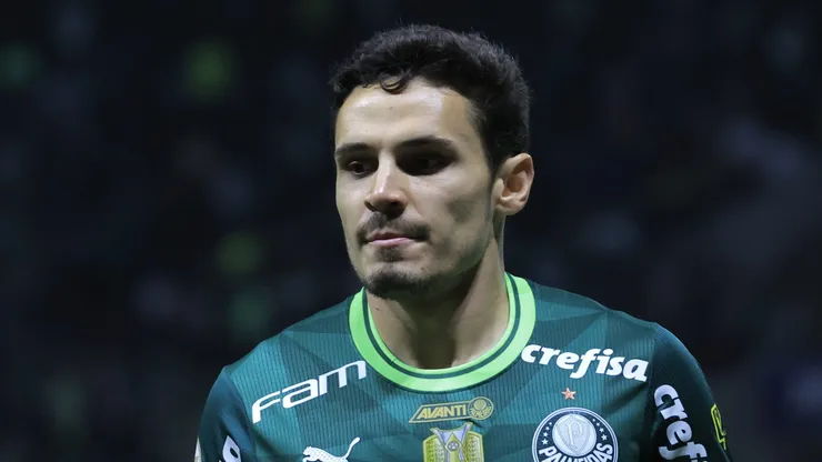 SP - SAO PAULO - 15/09/2023 - BRASILEIRO A 2023, PALMEIRAS X GOIAS - Raphael Veiga jogador do Palmeiras durante partida contra o Goias no estadio Arena Allianz Parque pelo campeonato Brasileiro A 2023. Foto: Marcello Zambrana/AGIF