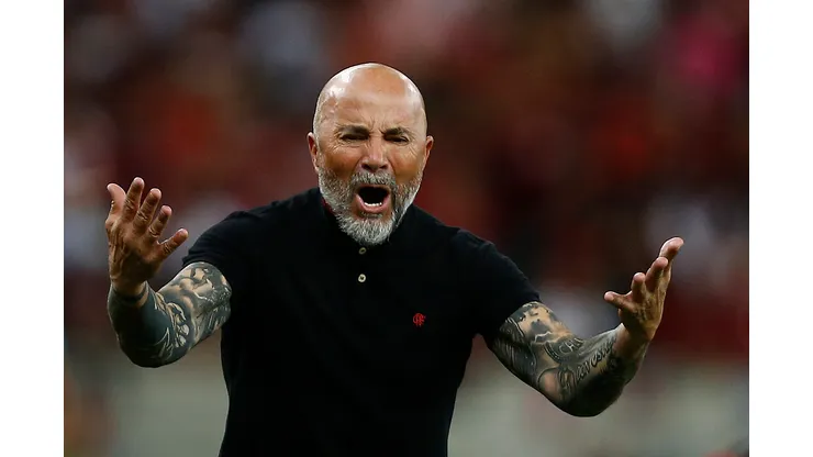 Sampaoli continua dando treinos normalmente no Ninho do Urubu