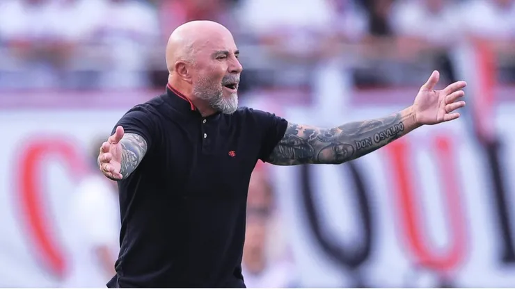 SP - SAO PAULO - 24/09/2023 - COPA DO BRASIL 2023 FINAL, SAO PAULO X FLAMENGO - Jorge Sampaoli tecnico do Flamengo durante partida contra o Sao Paulo no estadio Morumbi pelo campeonato Copa do Brasil 2023. Foto: Ettore Chiereguini/AGIF