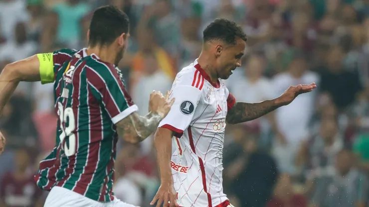 Alan Patrick e Nino em ação no Maracanã: Foto: divulgação Internacional