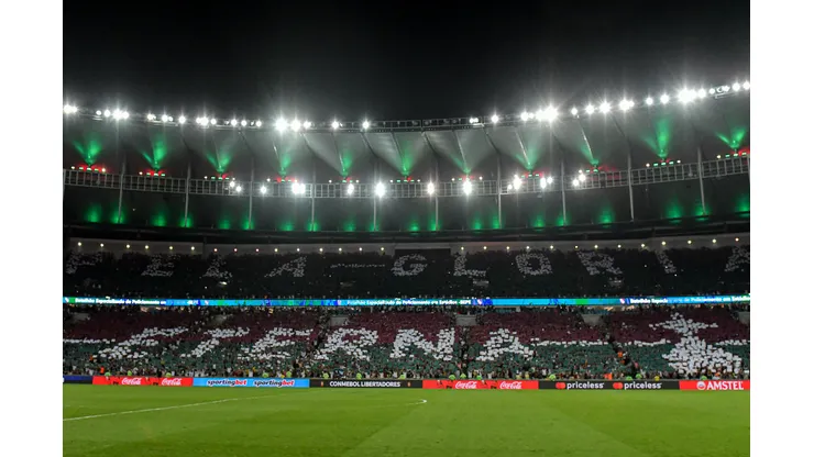 Torcida do Fluminense durante partida contra Olimpia no estadio Maracana pelo campeonato Libertadores 2023. Foto: Thiago Ribeiro/AGIF