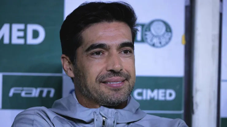 SP - SAO PAULO - 14/08/2023 - BRASILEIRO A 2023, PALMEIRAS X CRUZEIRO - Abel Ferreira tecnico do Palmeiras durante partida contra o Cruzeiro no estadio Arena Allianz Parque pelo campeonato Brasileiro A 2023. Foto: Ettore Chiereguini/AGIF