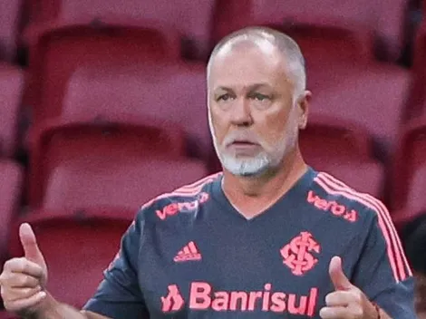 Mano Menezes surge como oportunidade com reunião para assumir e dar chapéu no Tite na Série A