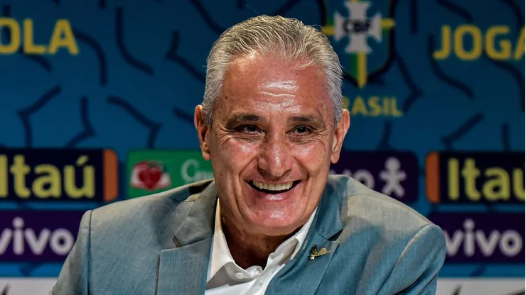 Foto: Thiago Ribeiro/AGIF - Tite tecnico da Selecao Brasileira anuncia a lista com os 26 nomes convocados para disputar a Copa do Mundo de 2022 no Catar, nesta segunda feira (07), no auditorio da sede da CBF, na zona oeste do Rio de Janeiro.