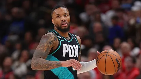 Lillard deixou o Blazers e vestirá outra camisa pela primeira vez na carreira