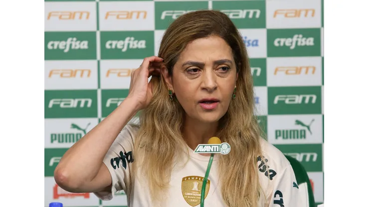 Leila Pereira sofre críticas pesadas da torcida do Palmeiras às vésperas de jogo contra o Boca
