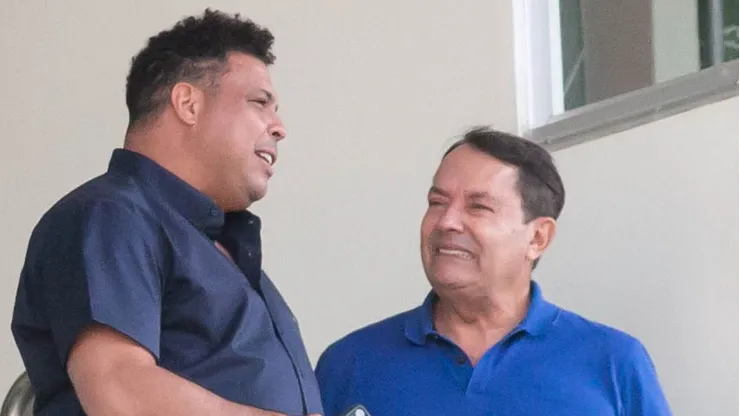 MG - BELO HORIZONTE - 06/05/2023 - BRASILEIRO A 2023, CRUZEIRO X SANTOS - Ronaldo e Pedro Lourenco antes da partida entre Cruzeiro e Santos no estadio Independencia pelo campeonato BRASILEIRO A 2023. Foto: Fernando Moreno/AGIF