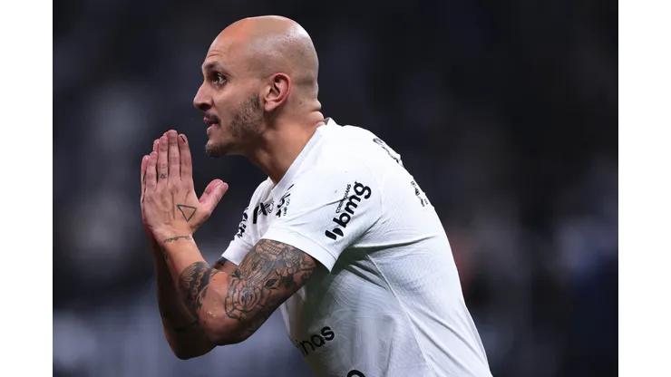 Ettore Chiereguini/AGIF - Lateral-esquerdo é contestado pela torcida paulista