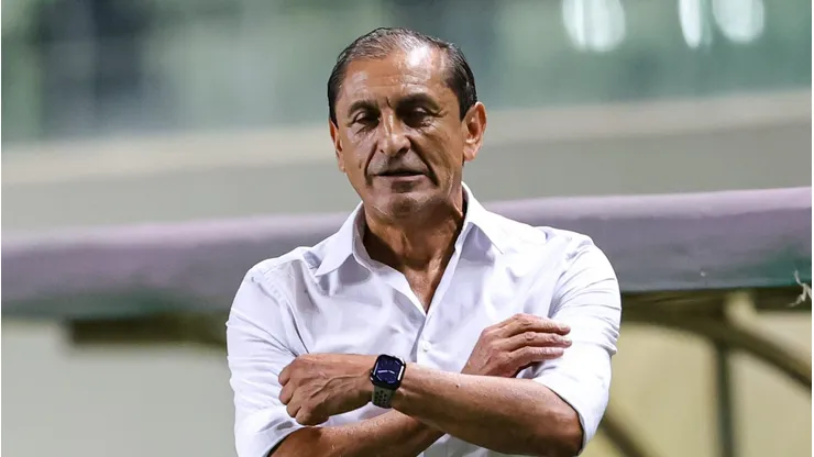 Foto: Gilson Lobo/AGIF - Ramon Diaz tecnico do Vasco durante partida contra o America-MG no estadio Independencia pelo campeonato Brasileiro A 2023.