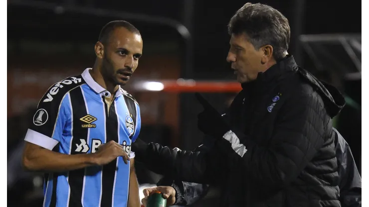 Renato Portaluppi autorizou contratação de meia do mesmo estilo de Thaciano para 2024