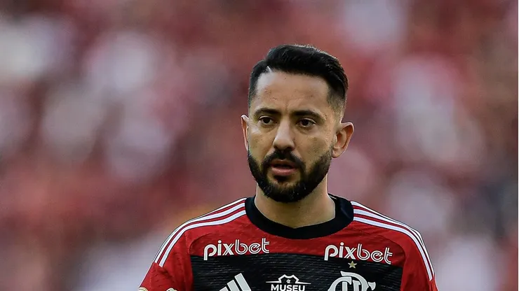 RJ - RIO DE JANEIRO - 22/07/2023 - BRASILEIRO A 2023, FLAMENGO X AMERICA - Everton Ribeiro jogador do Flamengo durante partida contra o America no estadio Maracana pelo campeonato Brasileiro A 2023. Foto: Thiago Ribeiro/AGIF