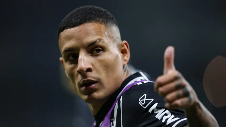 Foto: Gilson Junio/AGIF - Arana estaria sendo observado de longe pelo Grêmio.