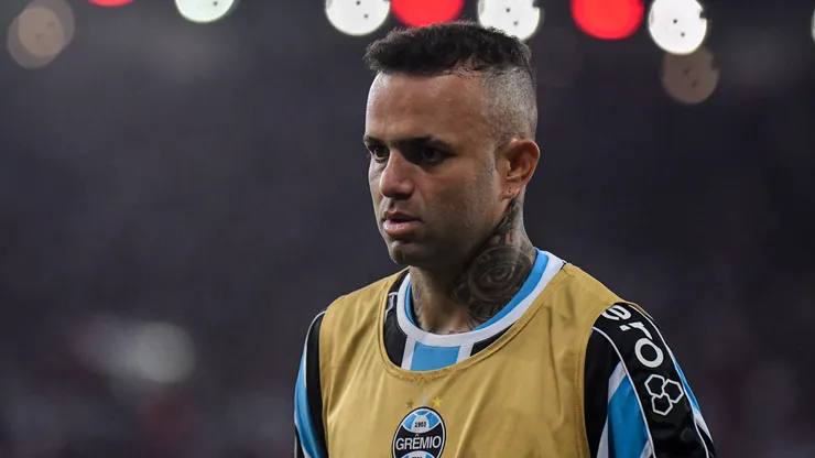 Foto: Thiago Ribeiro/AGIF - Luan: contrato do camisa 7 com o Grêmio acaba em dezembro