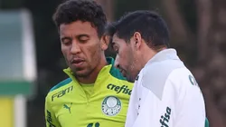 O técnico Abel Ferreira e o jogador Marcos Rocha (E), da SE Palmeiras, durante treinamento, na Academia de Futebol. (Foto: Cesar Greco)