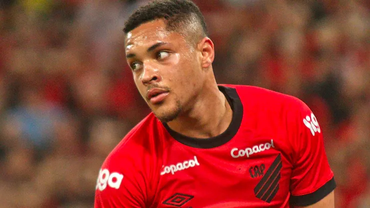 Foto: Gabriel Machado/AGIF - O jovem da base celeste já superou números de Vitor Roque