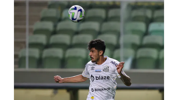 MG - BELO HORIZONTE - 03/09/2023 - BRASILEIRO A 2023, AMERICA-MG X SANTOS - Joao Basso jogador do Santos durante partida contra o America-MG no estadio Independencia pelo campeonato Brasileiro A 2023. Foto: Gilson Lobo/AGIF