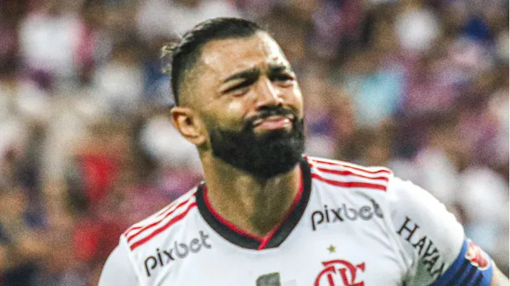 CE - Fortaleza - 28/09/2022 - BRASILEIRO A 2022, FORTALEZA X FLAMENGO - Gabigol jogador do Flamengo comemora seu gol durante partida contra o Fortaleza no estadio Arena Castelao pelo campeonato Brasileiro A 2022. Foto: Lucas Emanuel/AGIF
