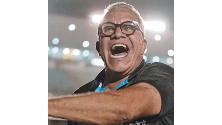 Foto: Jorge Luis Totti/Paysandu- Hélio dos Anjos