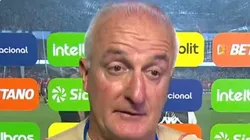 Foto: Reprodução/Twitter - Dorival comemora título da Copa do Brasil