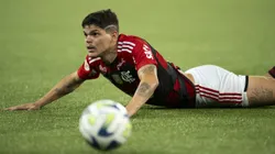 Ayrton Lucas jogador do Flamengo durante partida contra o Botafogo no Nilton Santos pelo campeonato Brasileiro A 2023. Foto: Jorge Rodrigues/AGIF