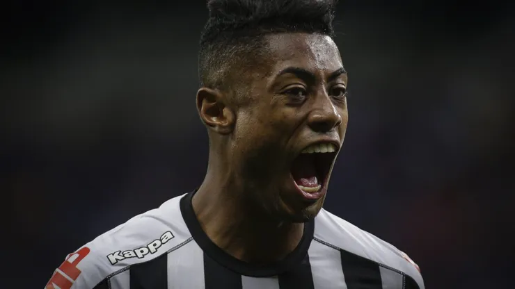 Foto: Thomás Santos/AGIF - Bruno Henrique foi bem com a camisa do Santos