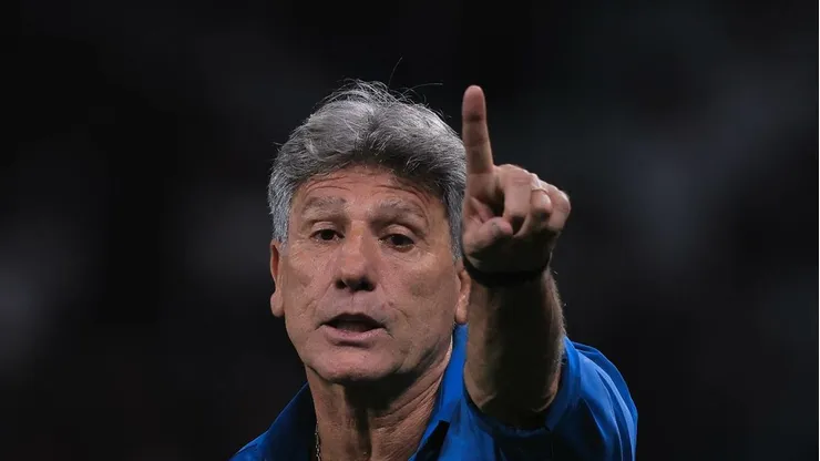SP - SAO PAULO - 18/09/2023 - BRASILEIRO A 2023, CORINTHIANS X GREMIO - Renato Portaluppi tecnico do Gremio durante partida contra o Corinthians no estadio Arena Corinthians pelo campeonato Brasileiro A 2023. Foto: Ettore Chiereguini/AGIF