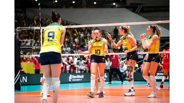 Brasil venceu o Japão neste domingo (24). Foto: FIVB