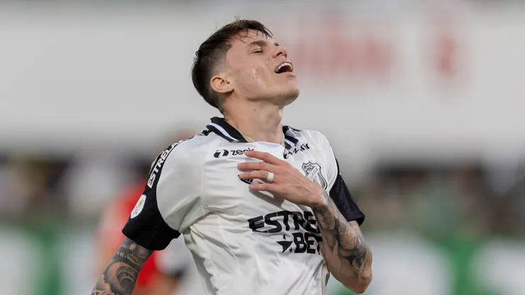 54 - CHAPECO - 23/09/2023 - BRASILEIRO B 2023, CHAPECOENSE X CEARA - Christian Barletta jogador do Ceara lamenta durante partida contra o Chapecoense no estadio Arena Conda pelo campeonato Brasileiro B 2023. Foto: Liamara Polli/AGIF