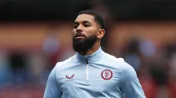 Foto: Lewis Storey/Getty Images - Douglas em aquecimento pelo Aston Villa (ING)