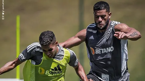 Pedrinho e Hulk em treino do Galo (foto:divulgação Atlético Mineiro)