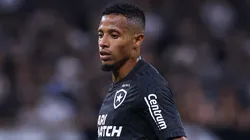 Foto: Marcello Zambrana/AGIF - Tchê Tchê: volante abriu o jogo sobre situação do Botafogo