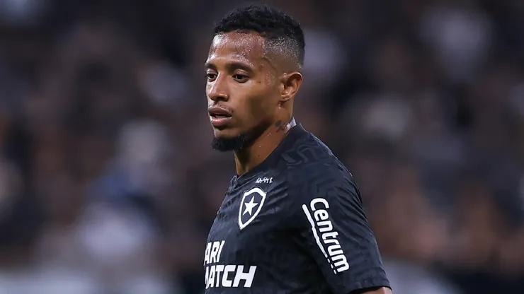 Foto: Marcello Zambrana/AGIF - Tchê Tchê: volante abriu o jogo sobre situação do Botafogo