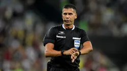 RJ - Rio de Janeiro - 19/03/2023 - CARIOCA 2023, VASCO X FLAMENGO - O arbitro Bruno Arleu de Araujo durante partida entre Vasco e Flamengo no estadio Maracana pelo campeonato Carioca 2023. Foto: Thiago Ribeiro/AGIF
