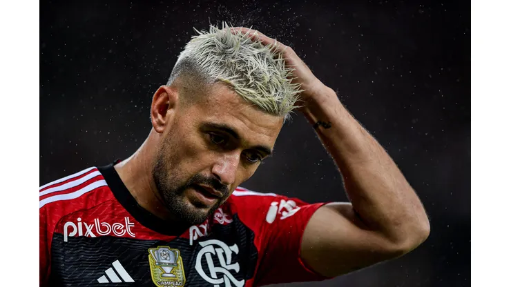 RJ - RIO DE JANEIRO - 26/08/2023 - BRASILEIRO A 2023, FLAMENGO X INTERNACIONAL - De Arrascaeta jogador do Flamengo durante partida contra o Internacional no estadio Maracana pelo campeonato Brasileiro A 2023. Foto: Thiago Ribeiro/AGIF