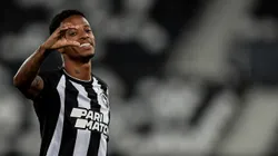 Tchê Tchê foi um dos destaques do Botafogo no jogo contra o Fortaleza - Foto: Thiago Ribeiro/AGIF-