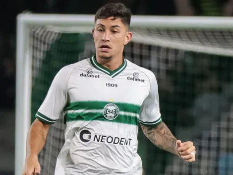 Parça' de Dombroski tem momento EXPOSTO no Coritiba e torcida QUEBRA O PAU na web