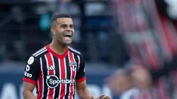 SP - BRAGANCA PAULISTA - 09/07/2023 - BRASILEIRO A 2023, BRAGANTINO X SAO PAULO - Alisson jogador do Sao Paulo durante partida contra o Bragantino no estadio Nabi Abi Chedid pelo campeonato Brasileiro A 2023. Foto: Diogo Reis/AGIF