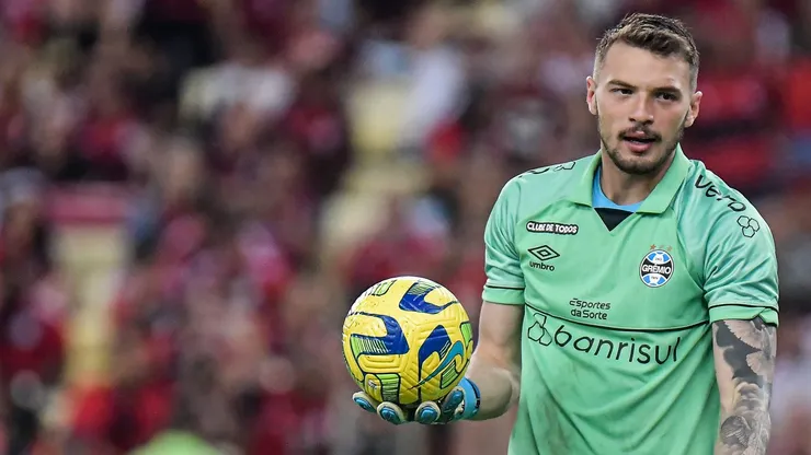 Foto: Thiago Ribeiro/AGIF - Goleiro do Grêmio falou do Palmeiras.